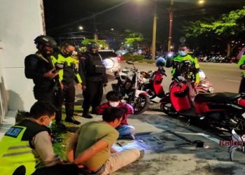 Tidak Menggunakan Helm Saat Berkendara, Ternyata Dua Orang Ini Bawa Sabu