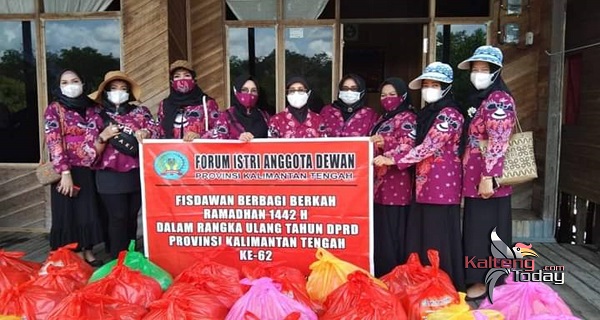 Fisdawan Kalteng Bagikan Sembako Bagi Masyarakat Palangka Raya
