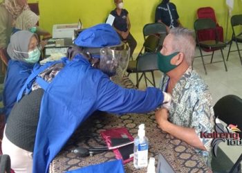 Lansia dan Personil Polri Asam Baru Selesai Divaksin