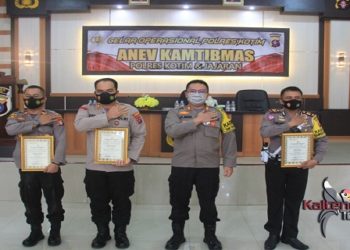 Kapolres Kotim Berikan Reward Pemberitaan Kepada Anggotanya
