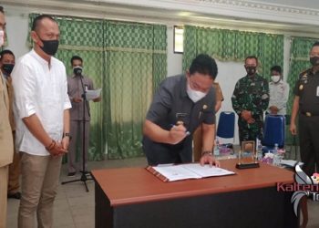 Kembangkan Pengelolaan Gambut Berkelanjutan, Edy Pratowo MoU dengan Direktur Eksekutif Kemitraan