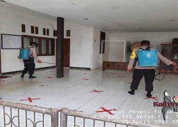 Polisi Lakukan Penyemprotan Tempat Ibadah di Kecamatan Seruyan Hulu