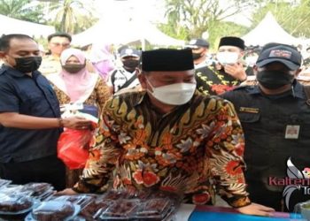 Bupati Kotim Minta Pedagang Jaga Kualitas Mamin Saat Ramadan