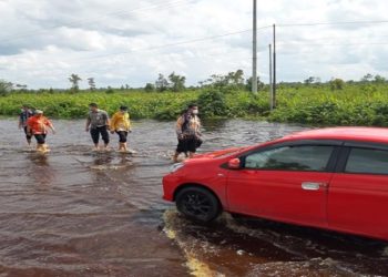 Jalan Trans Kalimantan di Bukit Rawi Kembali Tergenang, PUPR Siapkan Alat Berat