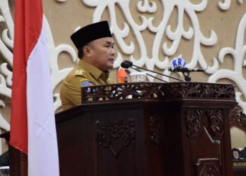 Gubernur Sampaikan Jawaban Atas Pandangan Umum Fraksi
