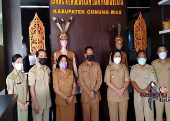 Ruang Pojok Seni Disbudpar Dikunjungi Wabup Gumas