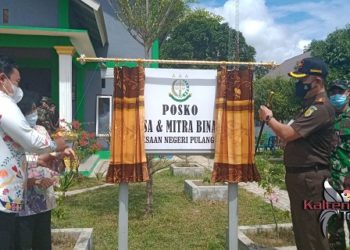 Bupati dan Wabup Pulang Pisau Hadiri Peresmian Posko Desa Mitra Binaan di Tahai Baru
