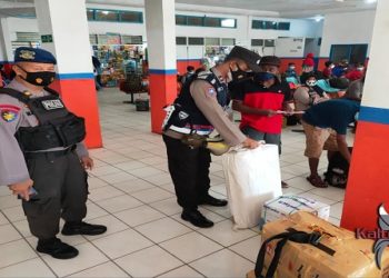 Pasca Operasi Ketupat Telabang 2021, Polsek KP Mentaya Cek Penumpang di Pelabuhan Sampit