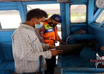 Satpolairud Seruyan Cek Kapal Yang Sandar Di Dermaga Kuala Pembuang.
