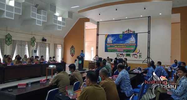 Sekda Ingatkan Kades Tak Asal Ganti dan Berhentikan Perangkat Desa