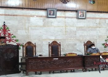 Wakil Bupati Kapuas Sampaikan Jawaban Eksekutif Atas Pandangan Umum Fraksi Dewan