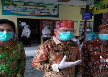 TP PKK kapuas Bagikan Sembako Gratis