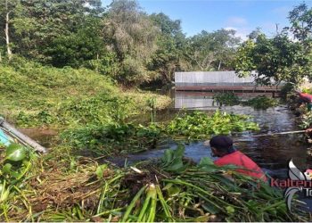 Pemkab Kotim Terus Bersihkan Sungai Untuk Cegah Banjir
