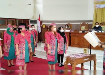 Pengurus Kaukus Perempuan Parlemen DPRD Gumas Dilantik