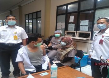 Ratusan Pegawai Dinas PUPRPKP Kabupaten Kapuas Vaksinasi Covid -19