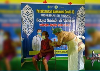 Warga Antusias Ikut Vaksinasi Covid 19