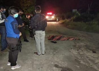 Polisi Evakuasi Jasad Pria yang Tergeletak di Jalan Manduhara Palangka Raya