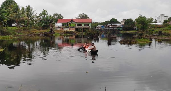 20 Ribu Benih Ikan Patin Disebarkan di Perairan Desa Pamait Barito Selatan