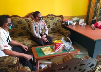 Pastikan Warga Patuh Prokes, Kapolsek Pimpin Yustisi di Desa Sungai Undang.