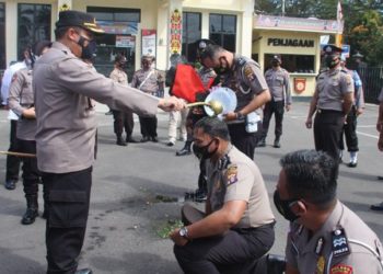 52 Personil Polres Kotim Naik Pangkat