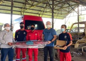 Anggota DPRD Kalteng Bantu 3 Buah Lampu Rotary Untuk BPK Tirta Borneo
