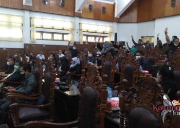 Pengesahan RPJMD Perubahan Dihujani Interupsi Anggota DPRD Kapuas