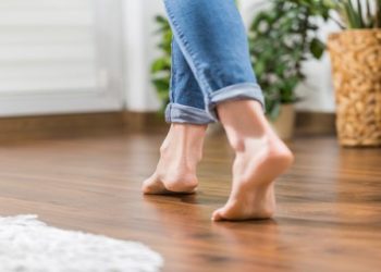 8 Manfaat dari Berjalan tanpa Menggunakan Alas Kaki