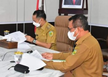 111 Pelaku Usaha Komitmen Batasi Penggunaan Kantong Plastik