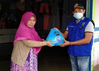 KNPI Kotim Salurkan Bantuan Untuk Korban Banjir Di Kuala-kuayan