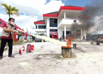 Tingkatkan Keterampilan, DPD PDIP Kalteng Latih Kader Padamkan Api