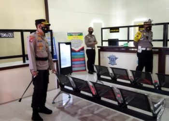 Kapolres Cek Pelayanan Publik Di Gedung SPKT Polres Seruyan