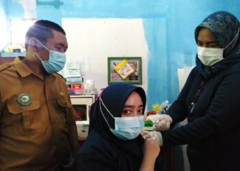 UPT Puskesmas Kapuas Siapkan 500 Vial Vaksin Moderna Untuk Masyarakat