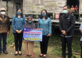 Warga Muara Jaan Dapat Bantuan Bedah Rumah Dari TP PKK Mura