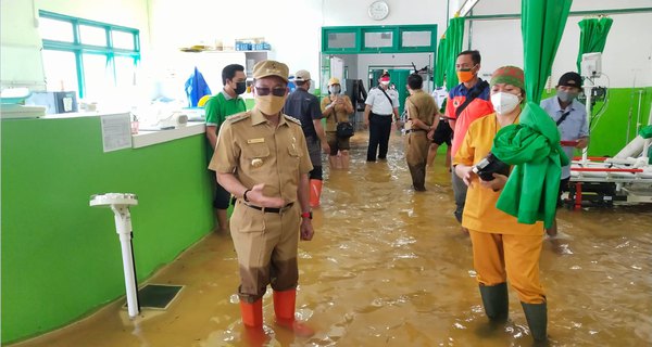 Rumah Sakit Terendam, Pelayanan Terpaksa Dialihkan
