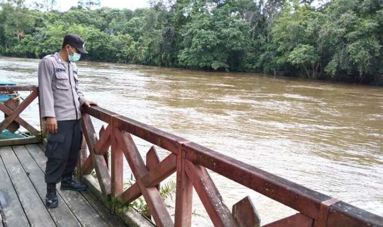 Antisipasi banjir, Polisi Cek Debit Air DAS di Seruyan Hulu