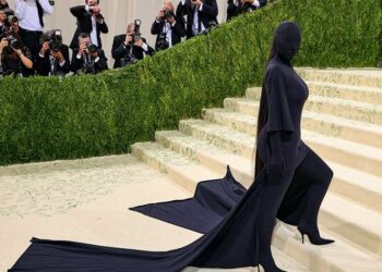 Deretan Busana Nyentrik di Malam Met Gala 2021, Ada yang Bikin Netizen Bingung