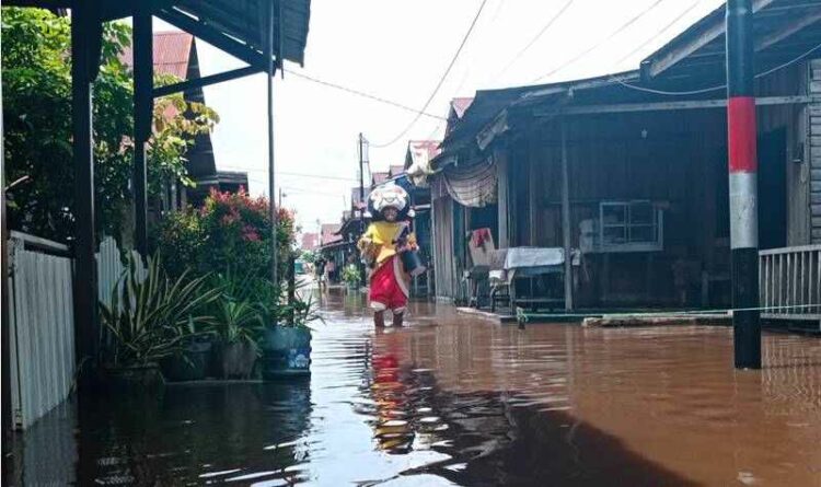 Banjir Genangi Kompleks Perumahan PDAM Palangka Raya