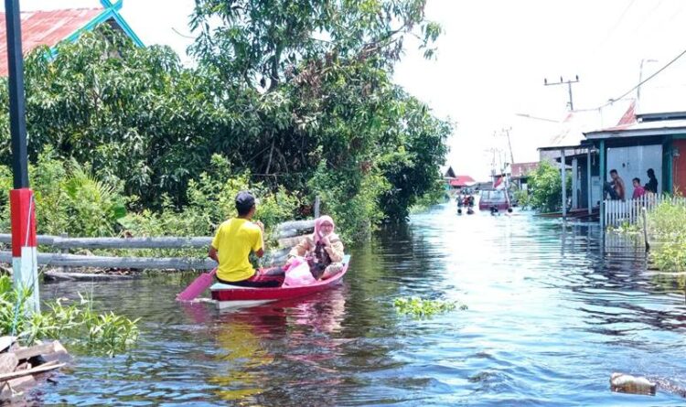 Warga Korban Banjir Jalan Anoi Mengaku Belum Terima Bantuan