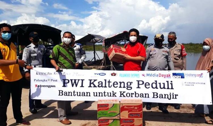 PWI Kalteng Peduli Bantu Korban Banjir di Kalteng