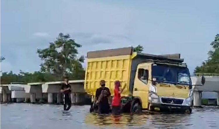 Pastikan Banjir di Jalan Trans Kalimantan Tak Ganggu Pasokan BBM ke Kalteng