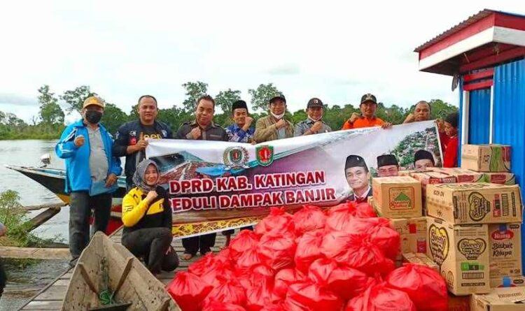 DPRD Katingan Bantu Sembako Bagi Warga Kecamatan Kamipang