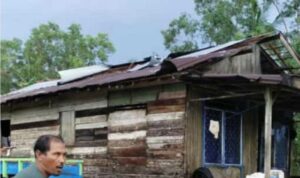 Puting Beliung Hantam Pemukiman dan Tutupi Jalur Sungai Katingan Kuala