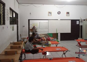 Banjir Meninggi, Warga Gang Simponi Palangka Raya Mengungsi