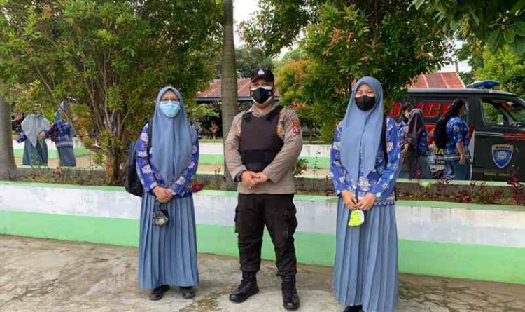 Sat Binmas Seruyan Masuk Sekolah dan Bina Pelajar di SMA Negeri 1 Kuala Pembuang