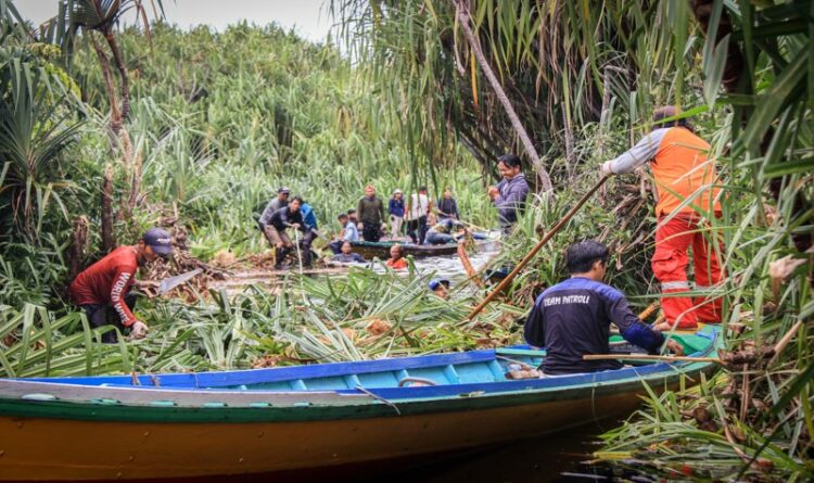 Tim Gabungan Bersihkan Jalur Sungai Sebangau, Antisipasi Karhutla