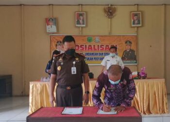 Wujudkan Tata Kelola Pemerintahan Yang Baik, Kajari Pulpis dan Camat Sebangau Kuala Teken MoU