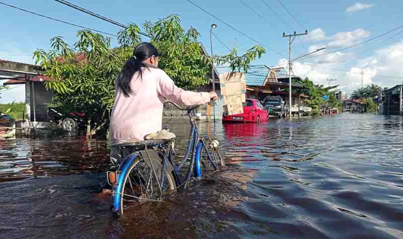 Banjir di Jalan Anoi Palangka Raya Mencapai 30 Centimeter