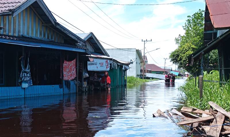Warga Korban Banjir Jalan Anoi Mengaku Belum Terima Bantuan