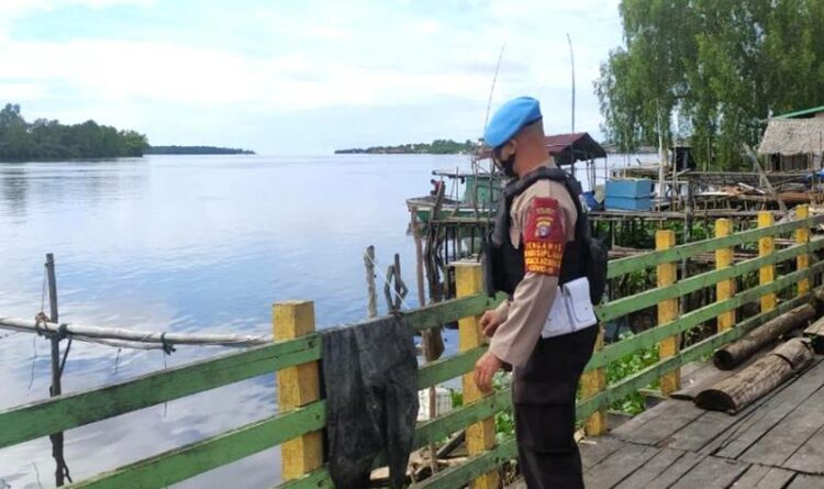 Antisipasi Banjir, Anggota Polsek Seruyan Hilir