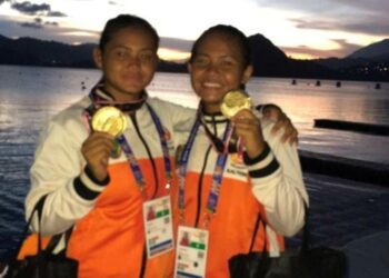 Atlet dayung putri asal Kabupaten Murung Raya yang berhasil meraih medali emas mewakili Kalteng pada PON XX di Papua